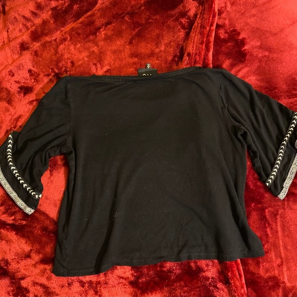 Anthropologie W5 Knit Top Black Bell Sleeve embroidery Tribal Trim Cropped Sz S - Picture 12 of 13